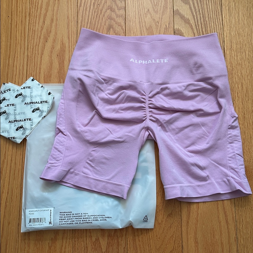 Amplify Contour Short - Poise
